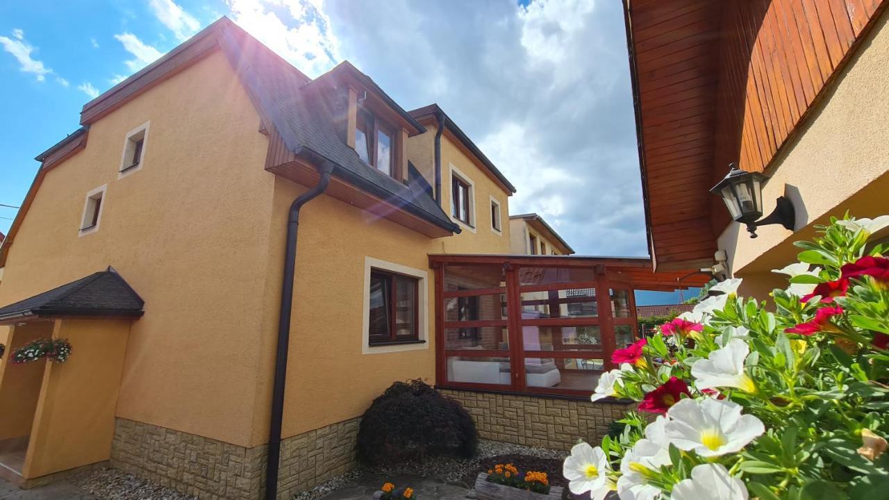 Rodinny Dom "Ako Doma" Veľký Slavkov Buitenkant foto